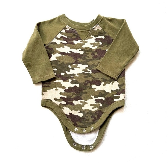 ⭐️ 5 for $25 Garanimals Cotton Camo Print Long Sleeve Baby Onesie 12 Months - Picture 1 of 6